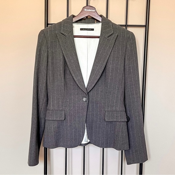 Elie Tahari Wool Gray Pinstripe Blazer Sz 6 - Picture 1 of 11